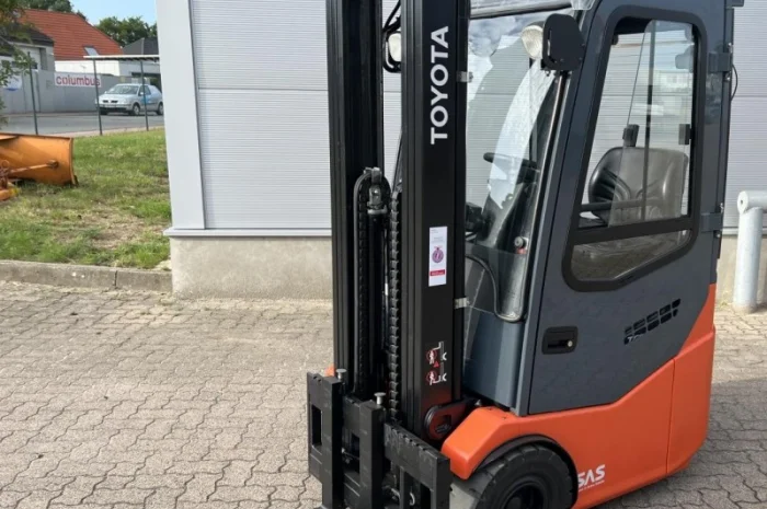 Электропогрузчик Toyota 7FBEST10 1680мч с новой АКБ 2023 года- фото № 2