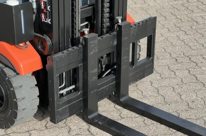 Электропогрузчик Toyota 7FBEST10 1680мч с новой АКБ 2023 года- фото № 8