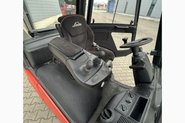 Вилочный погрузчик Linde H18T-02 2019 года кабина- фото № 4