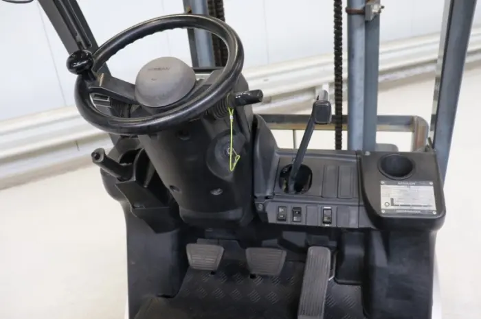 Вилковий навантажувач кара 1.5т. Nissan P1F1A15D 2008 року 2м. габарит- фото № 3