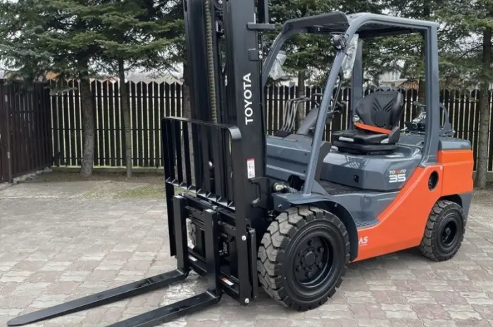 Новый погрузчик кара 3.5т. газ/бензин Toyota 02-8FGJF35 2023 год- фото № 1