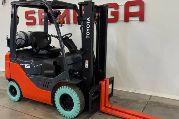 Навантажувач 1.5т. Toyota 02-8FG15 Японія газ/бензин 2017 года- фото № 6