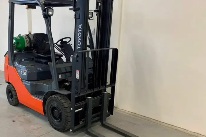 Погрузчик 1.5т. Toyota 02-8FGF15 70 моточасов состояние нового- фото № 2