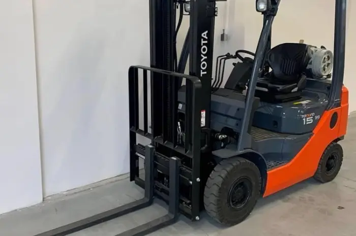 Погрузчик 1.5т. Toyota 02-8FGF15 70 моточасов состояние нового- фото № 8