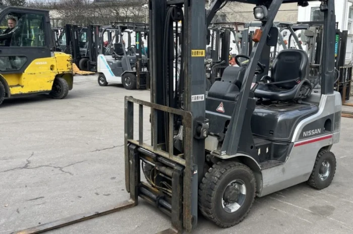 Вилочный погрузчик бу 1.5т. Nissan 2008 року, газ/бензин- фото № 2