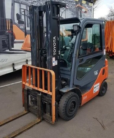 Навантажувач газовий вилковий бу 1.5т. Toyota 8FGF15 2017 року 5 метрів підйом- фото № 1