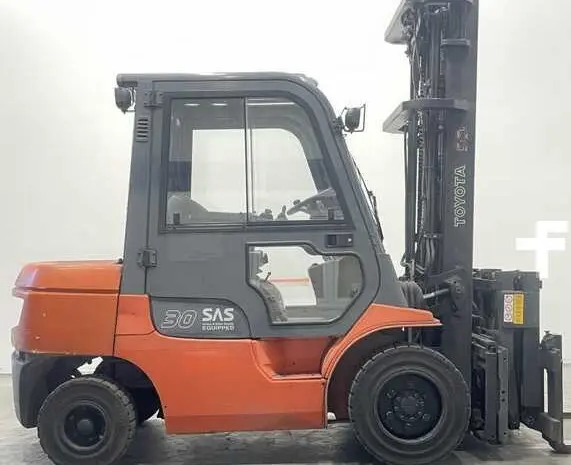 Вилочный погрузчик кара 3т. Дизель Toyota 62-7FGF30 с пантографом- фото № 2