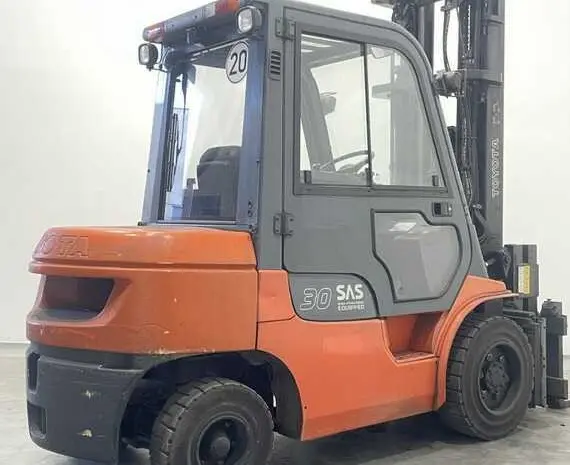 Вилочный погрузчик кара 3т. Дизель Toyota 62-7FGF30 с пантографом- фото № 3