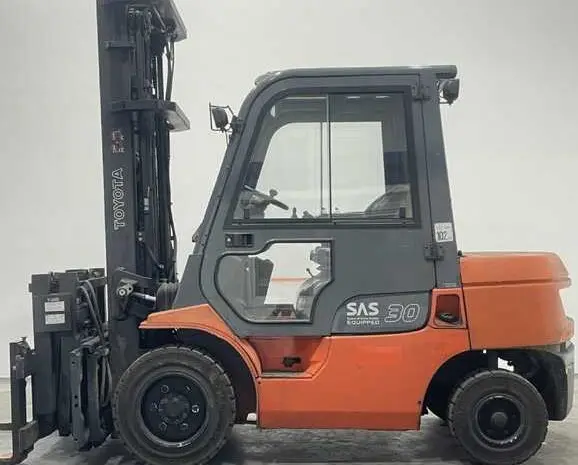 Вилочный погрузчик кара 3т. Дизель Toyota 62-7FGF30 с пантографом- фото № 5