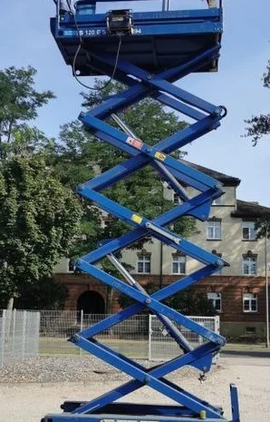 Ножичний підйомник Iteco IT 10122 2007 року 12 метрів робоча висота- фото № 5