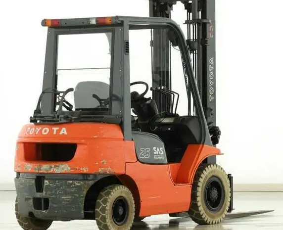 Вилочный погрузчик 2.5т. кара Toyota 42-7FGF25 под захват- фото № 2