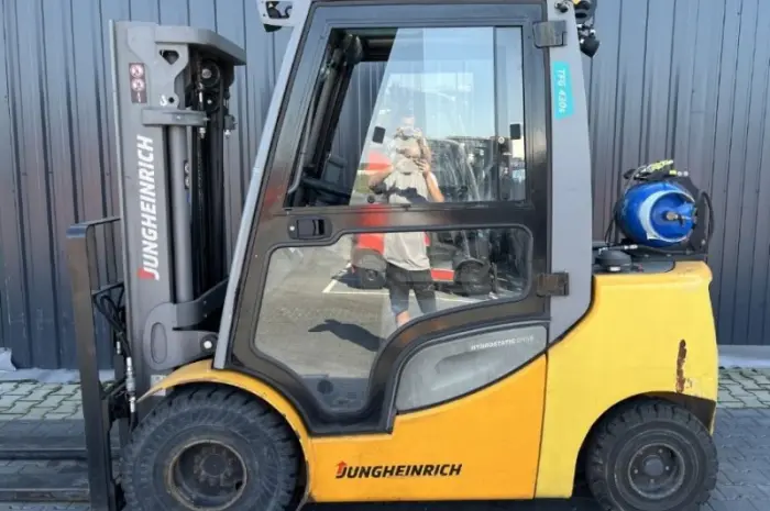 Вилочный погрузчик Jungheinrich TFG430s 2019 года кабина телескопические вилы- фото № 1