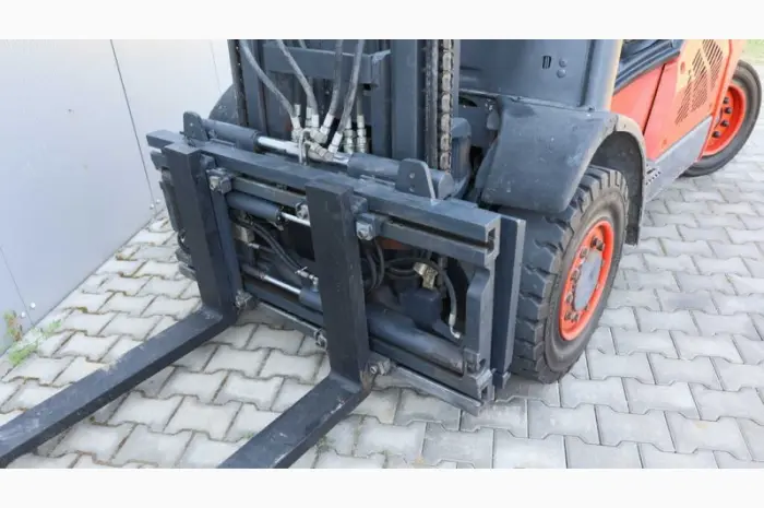 Дизельный погрузчик Linde H40D 2015 года кабина- фото № 4