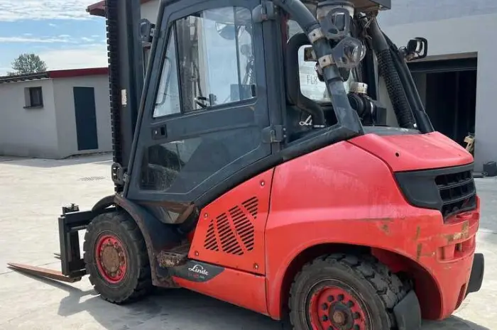 Дизельный погрузчик 4т. Linde H40D 2016 года 4400 мм подъем кабина- фото № 1