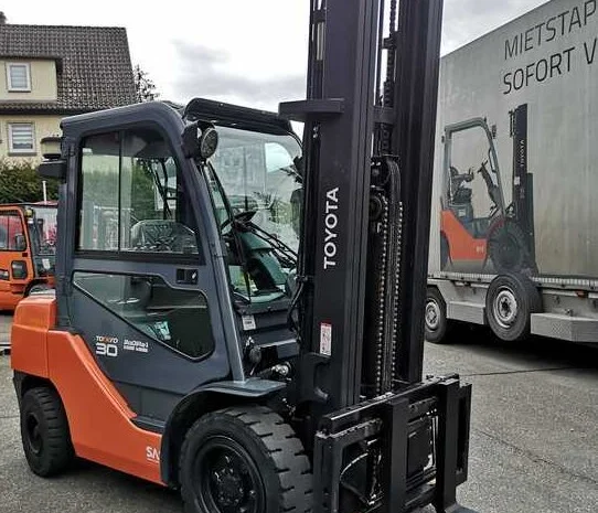 Дизельний навантажувач 3т. Toyota 02-8FDF30 2019р. 1955мг 6м. підйом- фото № 1