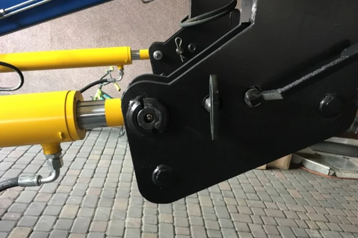 КУН Фронтальний навантажуач M-Tехнік 1600- фото № 5