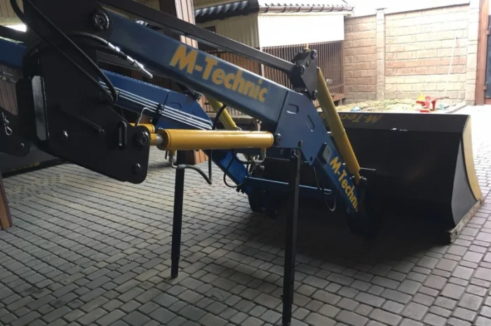Кун. быстросъёмный погрузчик "М-Техник1600" (швидкоз`ємний навантажувач)- фото № 9
