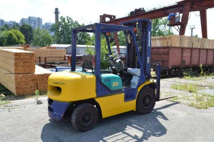 Вилочный погрузчик б/у KOMATSU FG25LC-12- фото № 2