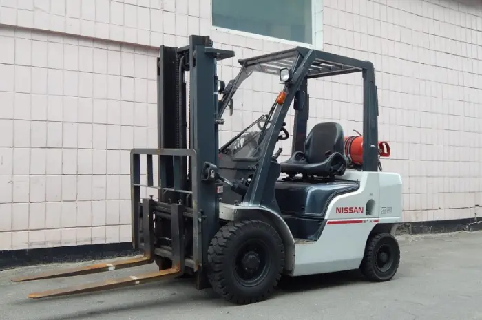 Вилочный погрузчик бу NISSAN U1F2A25D- фото № 1