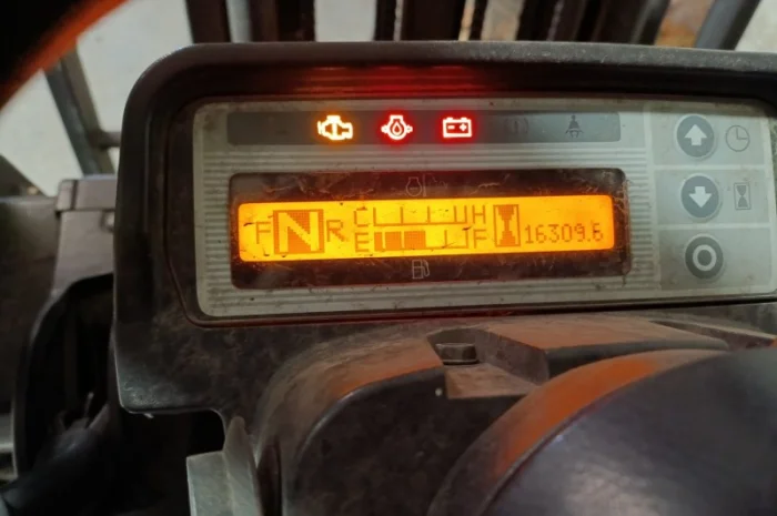 Навантажувач UNICARRIERS- фото № 8