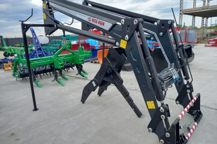 Навантажувач фронтальний Metal-Fach T229/2- фото № 1