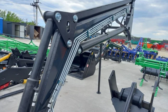 Навантажувач фронтальний Metal-Fach T229/2- фото № 4