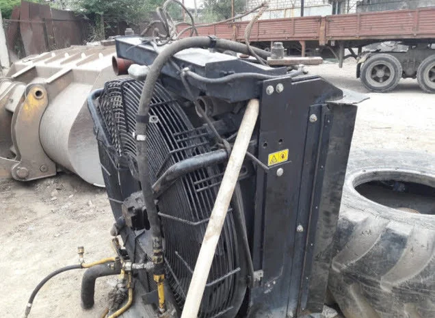 Фронтальный погрузчик 2012год- фото № 3