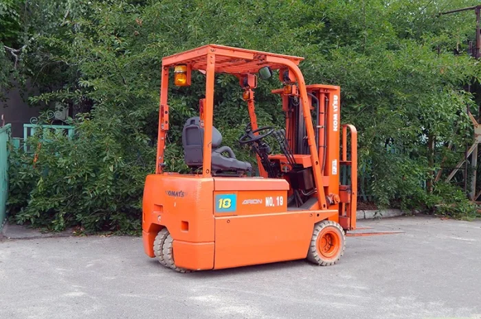 Вилочный погрузчик б/у KOMATSU FB18- фото № 2