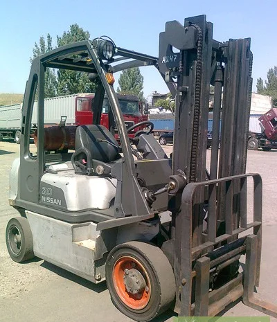 Вилочный газовый автопогрузчик nissan на 2 тонны с side shift- фото № 1