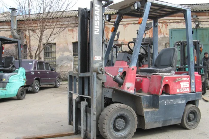 Бензиновый автопогрузчик Nissan PJ01M15 на 1.5 тонны- фото № 1