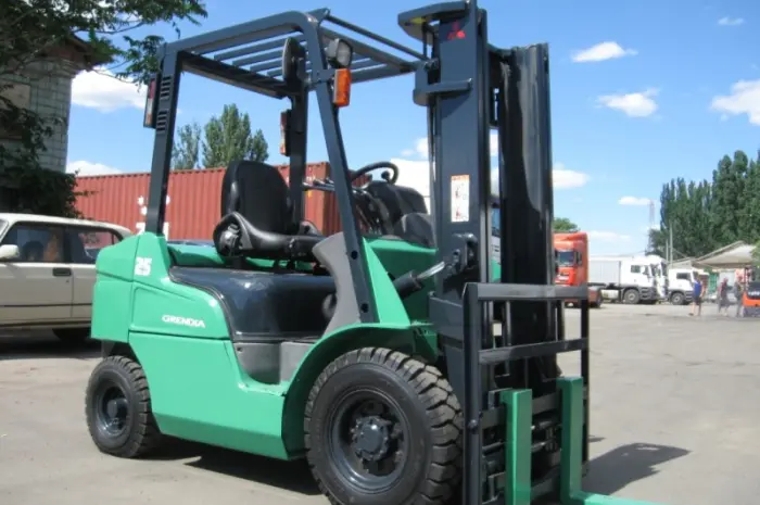 Дизельный погрузчик Mitsubishi KFD25T-F18C на 2.5 тонны- фото № 9
