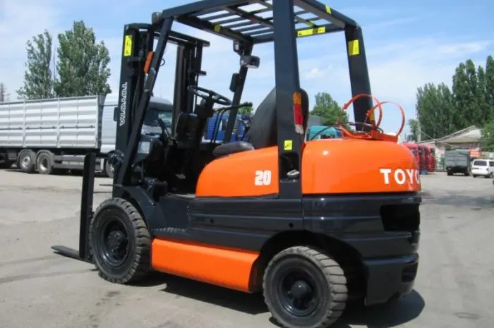 Бензиновий автопогрузчик Toyota 40-6FG20 на 2 тонни- фото № 3