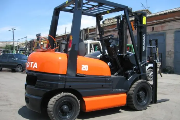 Бензиновий автопогрузчик Toyota 40-6FG20 на 2 тонни- фото № 2