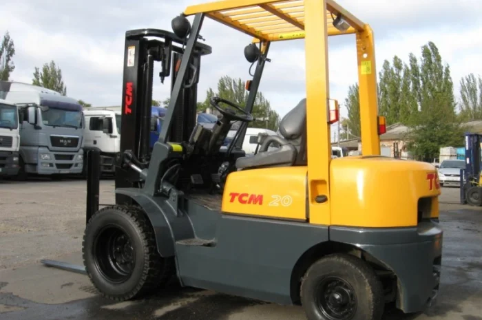 Дизельный вилочный погрузчик TCM FD20Z5 на 2 тонны на спарке- фото № 3