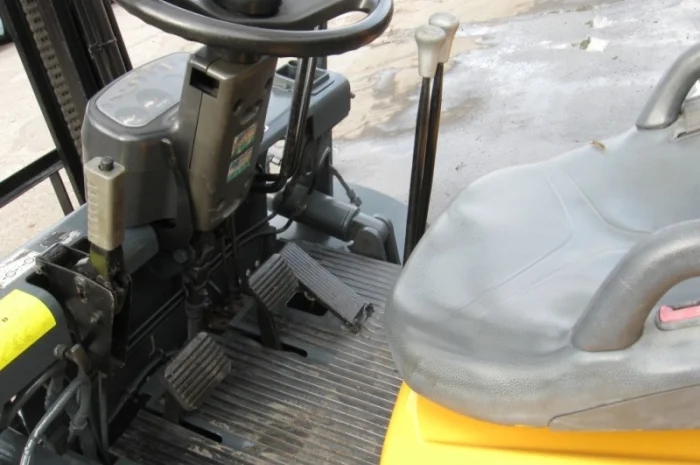 Дизельный вилочный погрузчик TCM FD20Z5 на 2 тонны на спарке- фото № 8