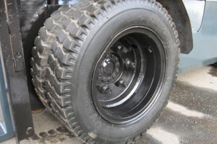 Дизельный вилочный погрузчик TCM FD20Z5 на 2 тонны на спарке- фото № 10