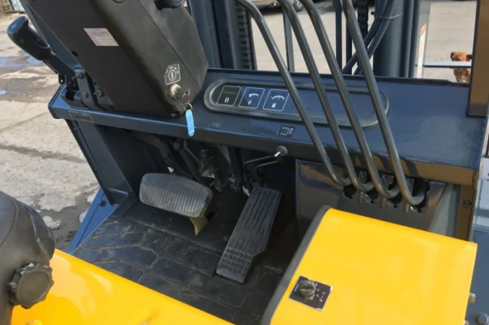 Вилочный погрузчик Sumitomo на 3 тонны с боковым смещением- фото № 6