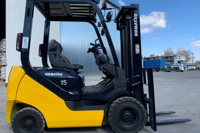 Вилочный автопогрузчик Komatsu с наработкой всего 1811 моточасов- фото № 1