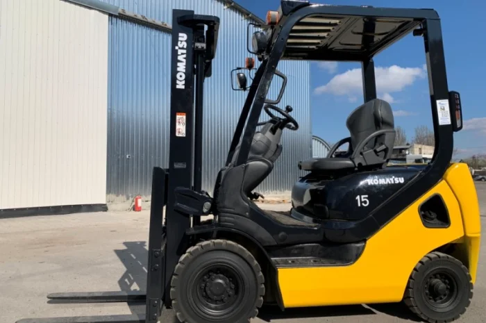 Вилочный автопогрузчик Komatsu с наработкой всего 1811 моточасов- фото № 4