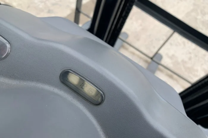 Вилочный автопогрузчик Komatsu с наработкой всего 1811 моточасов- фото № 9