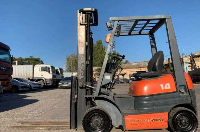 Вилочный автопогрузчик/автонавантажувач Toyota 6FG14 с тройной мачтой на 5 метров- фото № 10
