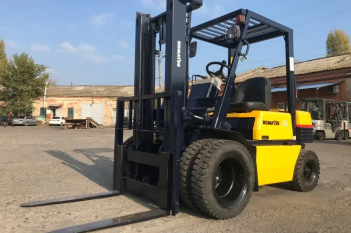 Вилочный автопогрузчик Komatsu на больших 15 колёсах как у 4-х тонного погрузчика- фото № 5