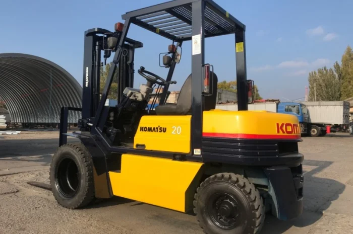 Вилочный автопогрузчик Komatsu на больших 15 колёсах как у 4-х тонного погрузчика- фото № 6