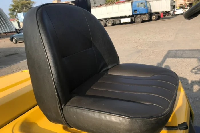 Вилочный автопогрузчик Komatsu на больших 15 колёсах как у 4-х тонного погрузчика- фото № 11