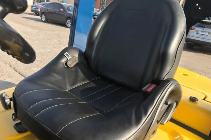Бензиновый вилочный автопогрузчик Nissan UGL02A30 на спарке грузоподъёмностью 3 тонны- фото № 7