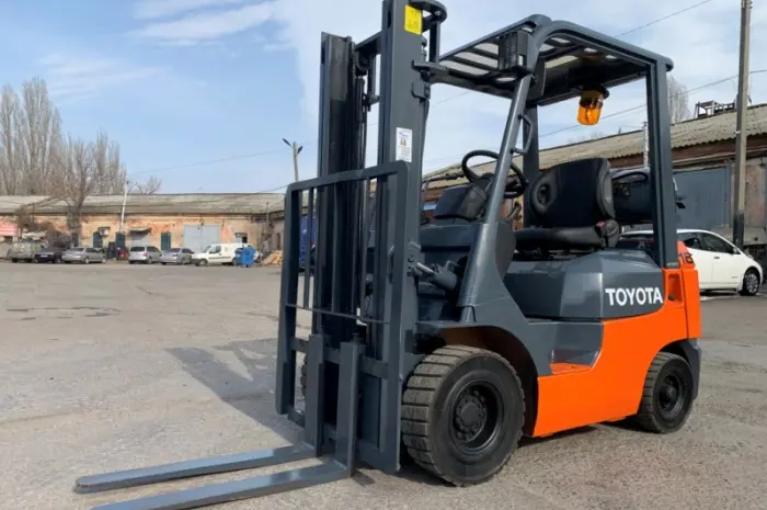 Вилочний навантажувач Toyota 02-7FG18 на 1.8 тонни- фото № 1