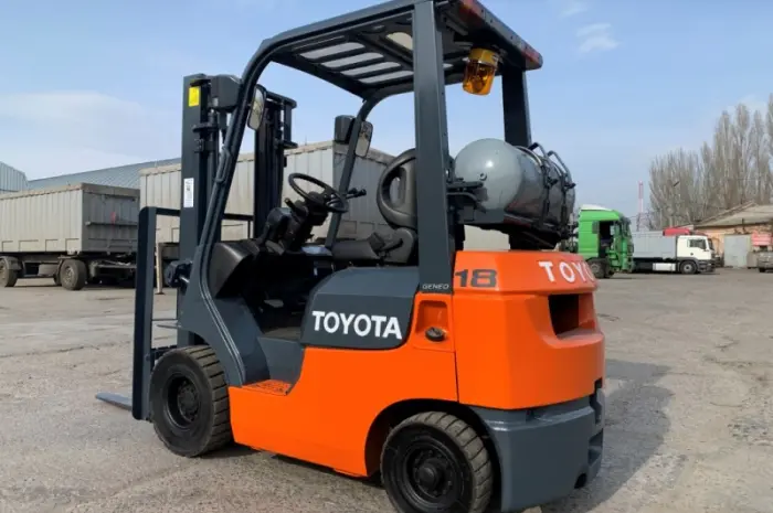 Вилочний навантажувач Toyota 02-7FG18 на 1.8 тонни- фото № 2