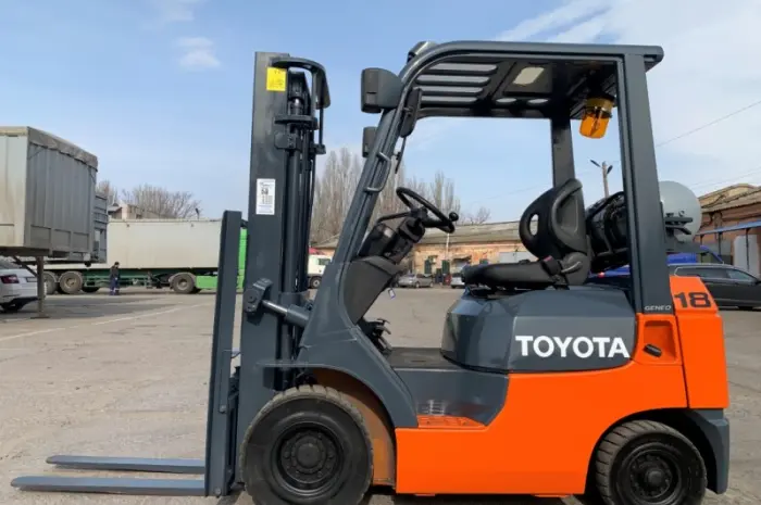 Вилочний навантажувач Toyota 02-7FG18 на 1.8 тонни- фото № 3