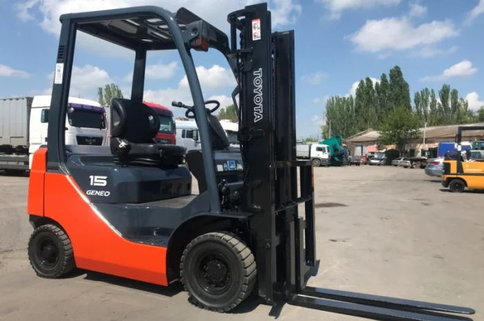 Вилочный погрузчик Toyota с автоматической коробкой передач- фото № 5