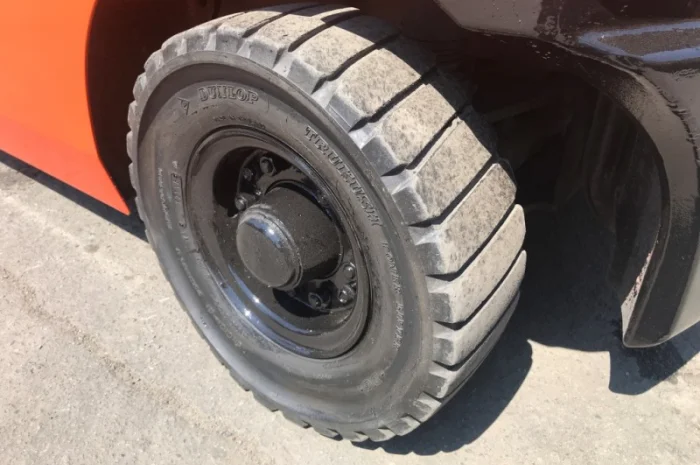 Вилочный погрузчик Toyota с автоматической коробкой передач- фото № 8